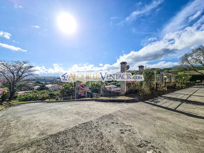 Condo de 350 m2 con full vista y terraza en Guachipelín Escazú - Imagen 2