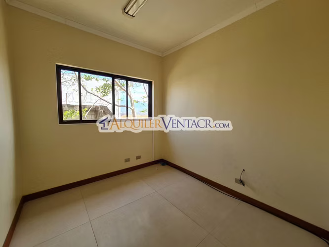 Condo de 350 m2 con full vista y terraza en Guachipelín Escazú - Imagen 17