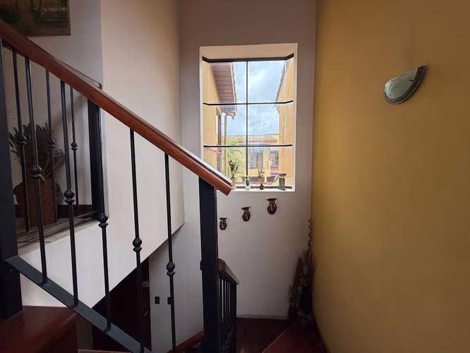 Venta de Hermosa Casa de 2 Plantas, Estilo Colonial en Condominio - Imagen 12