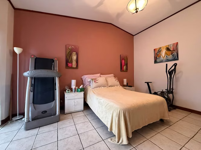 Venta de Hermosa Casa de 2 Plantas, Estilo Colonial en Condominio - Imagen 13