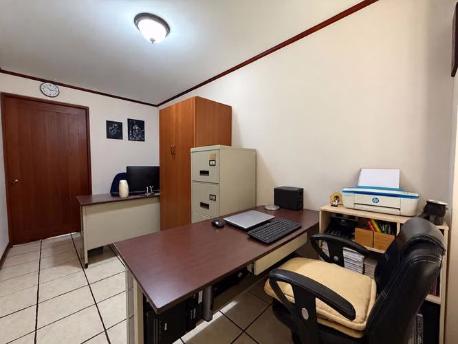 Venta de Hermosa Casa de 2 Plantas, Estilo Colonial en Condominio - Imagen 7