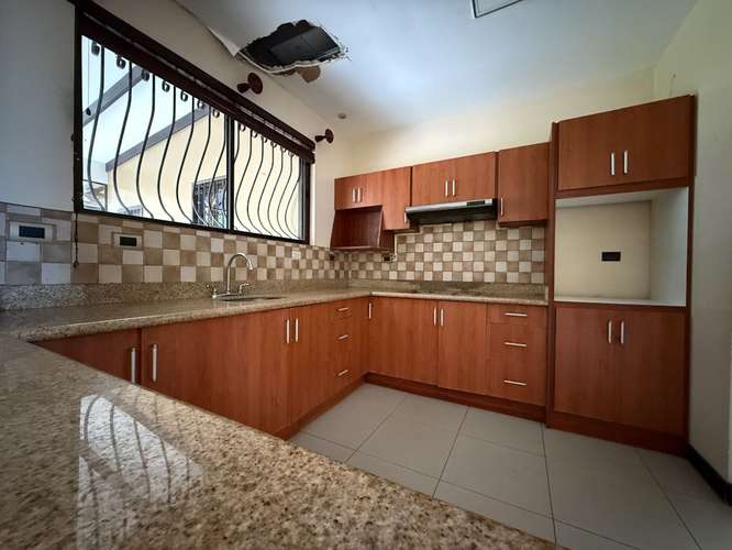 Venta de casa remate Bancario! - en Exclusivo Condominio - Imagen 9