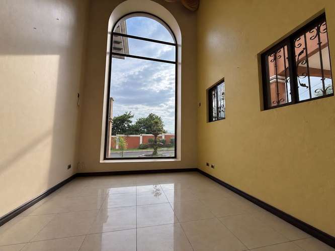 Venta de casa remate Bancario! - en Exclusivo Condominio - Imagen 2