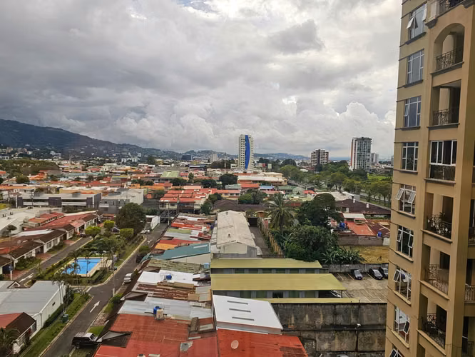 Sabana Sur, elegante-lujo-muy amplio 75m2, amueblado, 1 hab, 1 baño, balcon, piso 8, vista. - Imagen 11