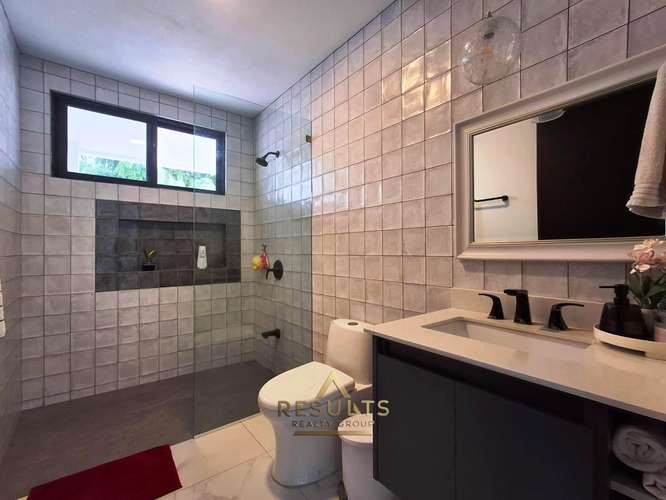 5 bedroom luxury home with city views!  - Imagen 14