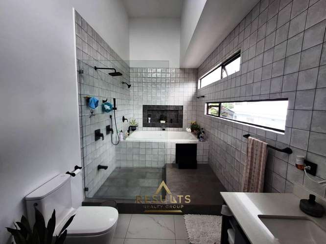 5 bedroom luxury home with city views!  - Imagen 11