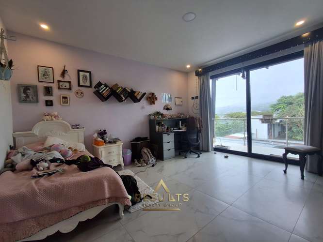 5 bedroom luxury home with city views!  - Imagen 12