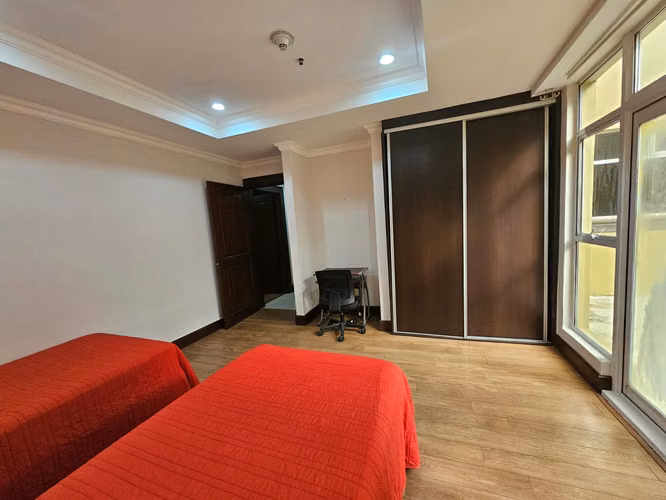 Sabana Sur, elegante-lujoso-amplio 122 m2, 2 hab. p/cama King, 2 baños, balcon, amenidades. - Imagen 14