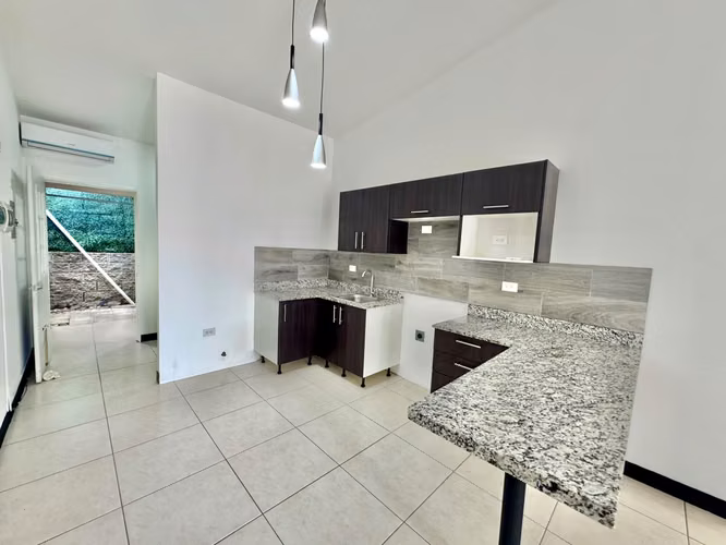 Casa UNA planta y dos dormitorios en condominio en San Rafael Alajuela - Imagen 3