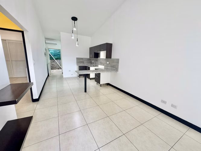 Casa UNA planta y dos dormitorios en condominio en San Rafael Alajuela - Imagen 2