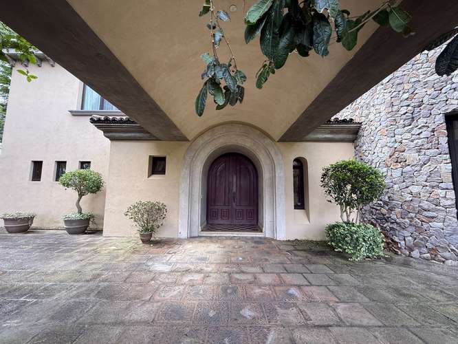 Alquiler Casa en Condominio Santo Domingo | 626 m² + Amplios Jardines