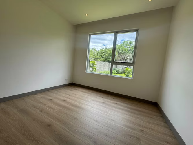 Apartamento nuevo en torre exclusiva en Guachipelin 