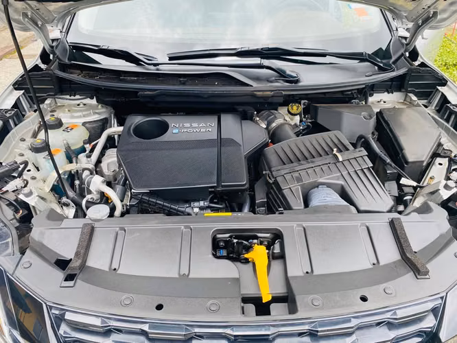 VENDO NISSAN X TRAIL e POWER ADVANCE E e FORCE 2024  IMPECABLE
