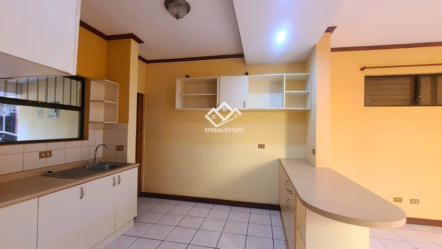 ALQUILER¡ RIO ORO AREA RESIDENCIAL AMPLIO 2 NIVELES 2 HAB/ SALA DE TV 2 BAÑOS 2PARQUEOS  - Imagen 4