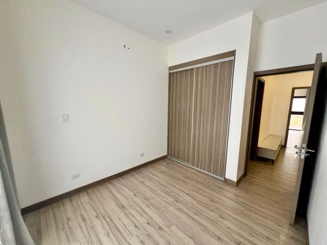 CASA PARA ESTRENAR, AMUEBLADA, EN ALQUILER O VENTA – SAN ANTONIO ESCAZÚ - Imagen 7