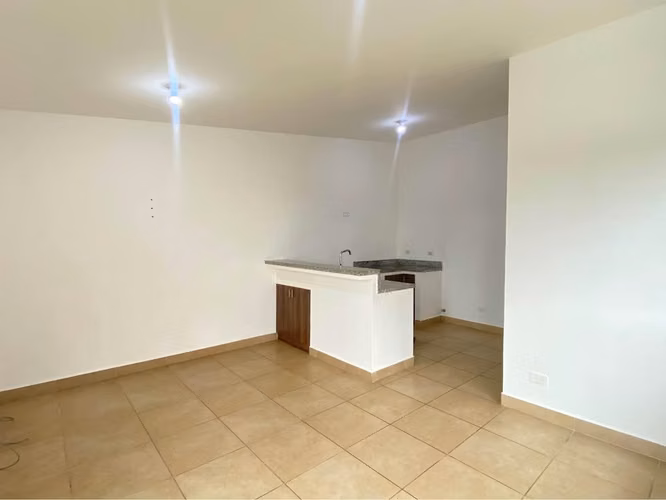 Casa en alquiler Alajuelita por pequeño mundo  385.000  - Imagen 5