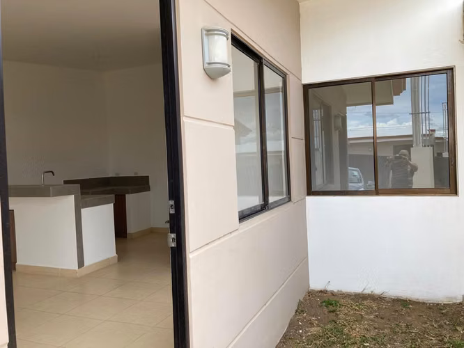 Casa en alquiler Alajuelita por pequeño mundo  385.000  - Imagen 14