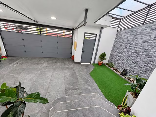 Venta de hermosa casa de UN PISO, ubicada en un residencial, Mercedes Norte, Heredia - Imagen 3