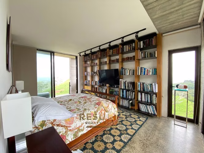 REDUCED $600K! One-of-Kind Modern Architectural Masterpiece - Imagen 14
