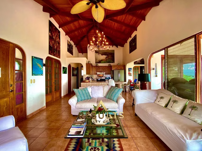 REDUCED $600K! One-of-Kind Modern Architectural Masterpiece - Imagen 7