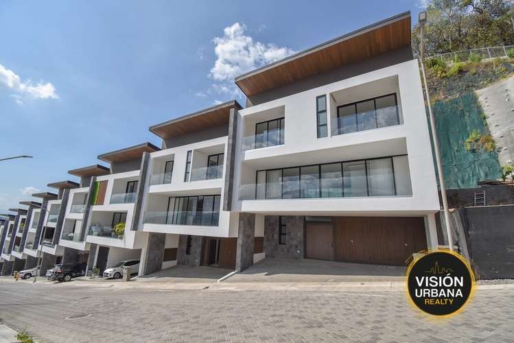 Casa de 4 Habitaciones en Santa Ana - Imagen 2
