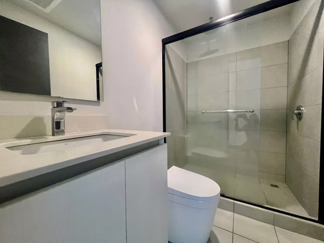Se Alquila Apartamento  con línea blanca y A.C en Sabana Sur - 2 habitaciones, 2 baños, 1 Parqueo  - Imagen 4