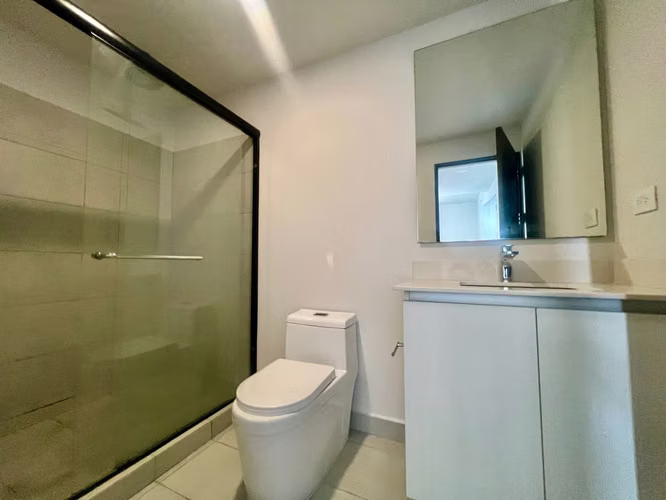 Se Alquila Apartamento  con línea blanca y A.C en Sabana Sur - 2 habitaciones, 2 baños, 1 Parqueo  - Imagen 5