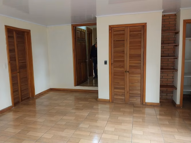ESCAZÚ SAN ANTONIO-AMPLIO APARTAMENTO EN 2DO PISO CON SERVICIO DE AGUA Y LUZ INCLUIDOS  - Imagen 16