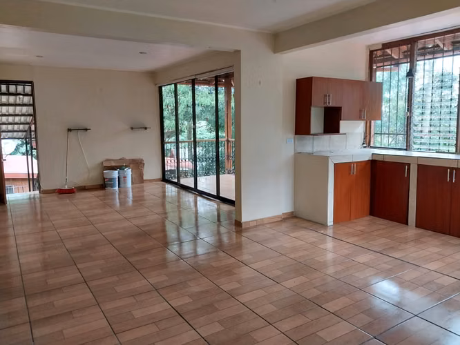 ESCAZÚ SAN ANTONIO-AMPLIO APARTAMENTO EN 2DO PISO CON SERVICIO DE AGUA Y LUZ INCLUIDOS  - Imagen 3
