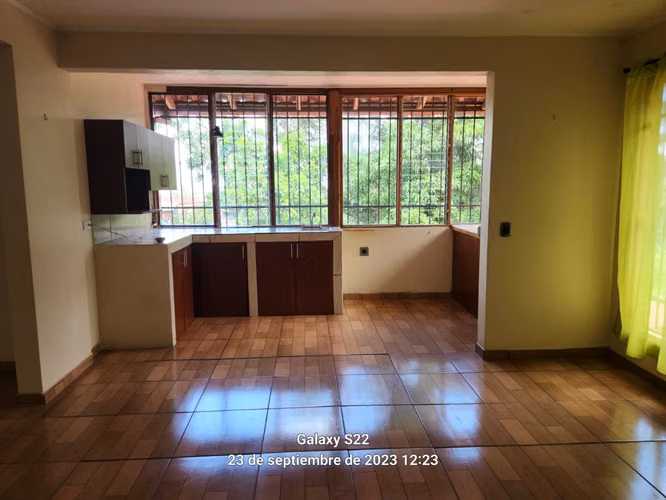 ESCAZÚ SAN ANTONIO-AMPLIO APARTAMENTO EN 2DO PISO CON SERVICIO DE AGUA Y LUZ INCLUIDOS  - Imagen 8