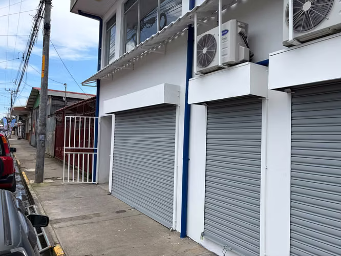 Alquiler de Edificio de dos plantas en el centro de San Ramón, Alajuela