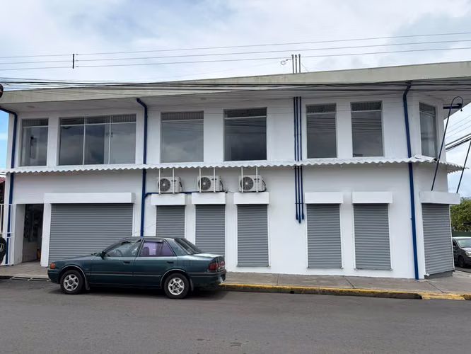 Alquiler de Edificio de dos plantas en el centro de San Ramón, Alajuela