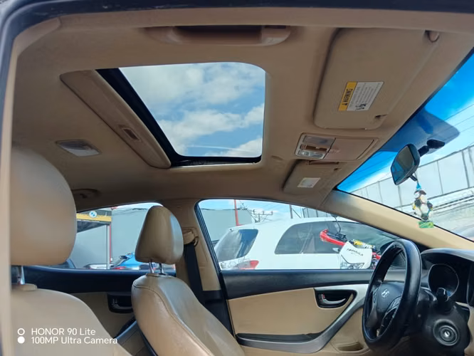 Hyundai elantra 