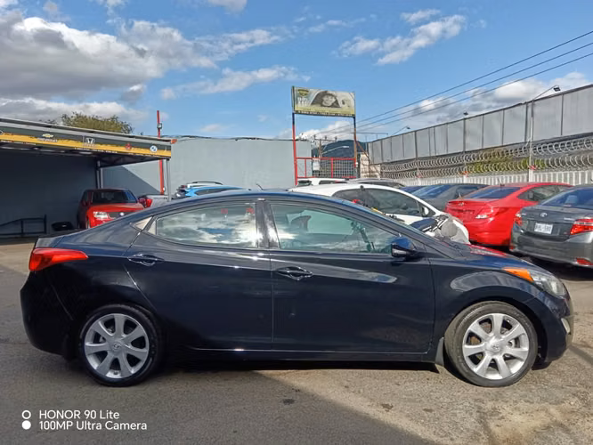 Hyundai elantra 
