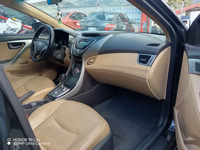 Hyundai elantra 