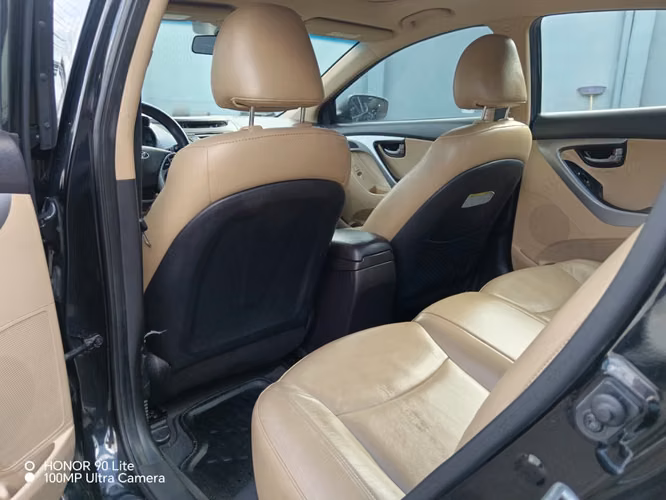 Hyundai elantra 