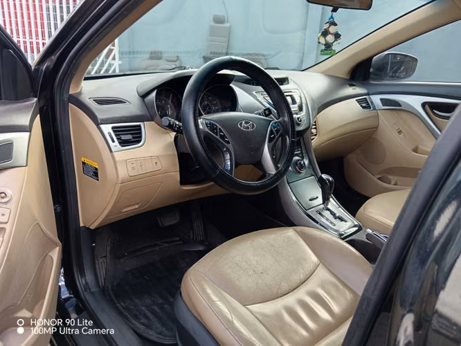 Hyundai elantra 