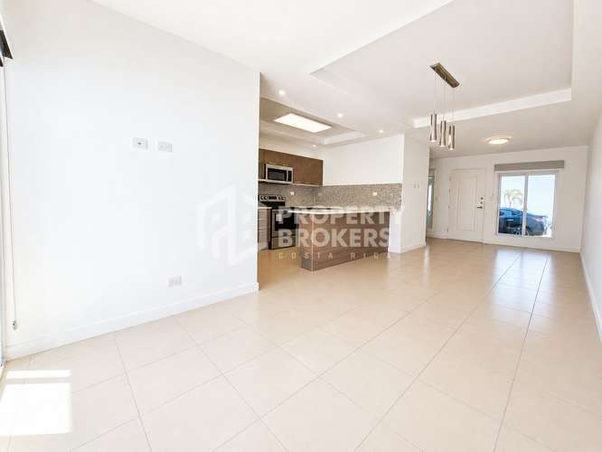 Alquiler de casa en Brasil de Santa Ana | 3 Hab | Jardín-Terraza| 2 parqueos - Imagen 3