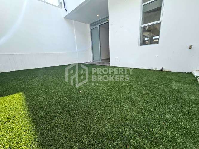 Alquiler Casa en Rio Oro | 3 hab | Jardín| 2 parqueos | $1350 - Imagen 3