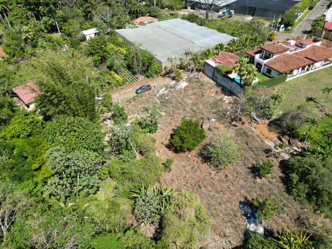 Lote residencial de 7.204 m² en La Garita | Privacidad y naturaleza - Imagen 2