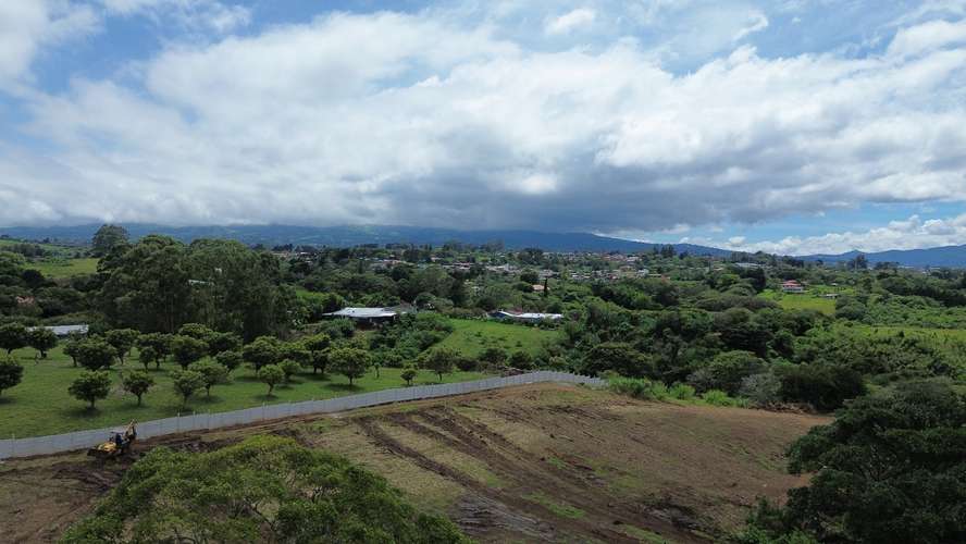 Venta de amplio terreno en San Isidro de Heredia. - Imagen 7