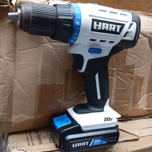 taladro inalámbrico usado con cargador y batería cod2375 herramienta marca HART 20V asch