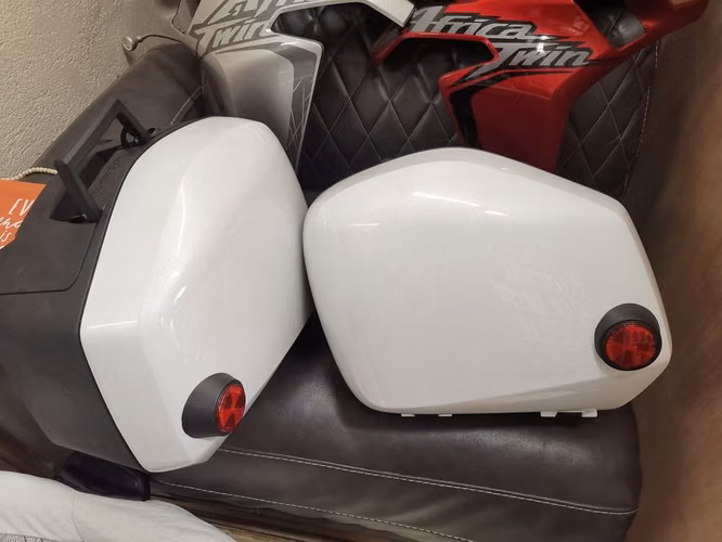 PRECIO DEL PAR maletas valijas laterales cajones de honda NC700 NC750 asch