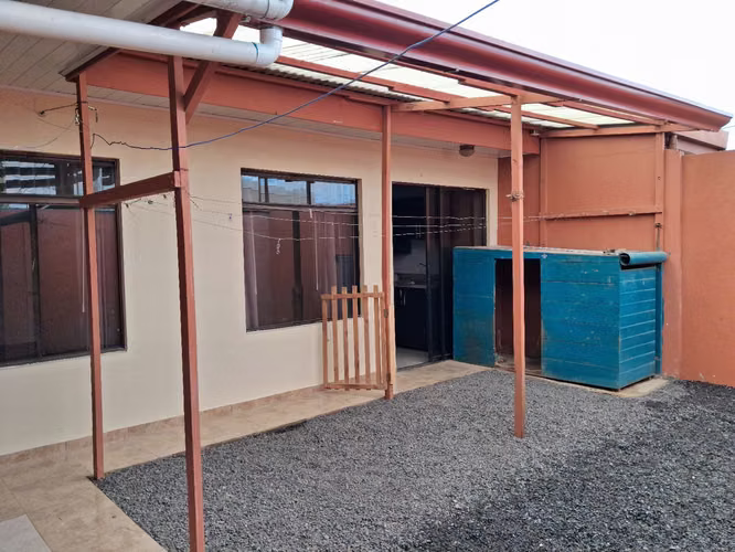Hermosa casa en alquiler en Condominio Senderos del Este (Cartago) - Imagen 11