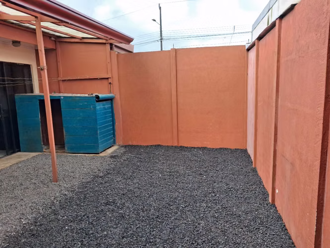 Hermosa casa en alquiler en Condominio Senderos del Este (Cartago) - Imagen 13