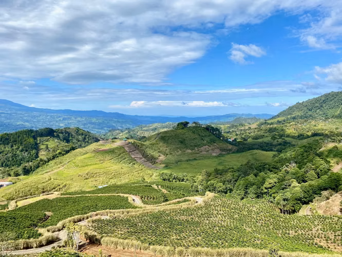Casa en Venta en Turrialba, Impresionante vista al Volcán, Llave en mano. - Imagen 17