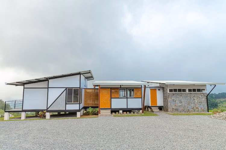Casa en Venta en Turrialba, Impresionante vista al Volcán, Llave en mano. - Imagen 2