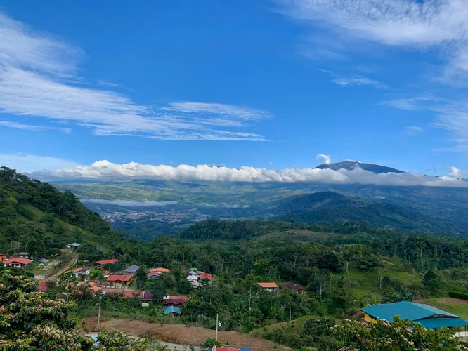 Casa en Venta en Turrialba, Impresionante vista al Volcán, Llave en mano. - Imagen 19