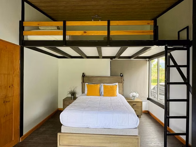 Casa en Venta en Turrialba, Impresionante vista al Volcán, Llave en mano. - Imagen 8
