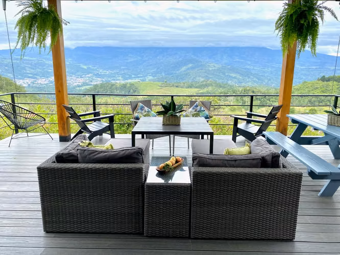 Casa en Venta en Turrialba, Impresionante vista al Volcán, Llave en mano.